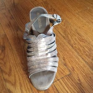 Aerosoles strappy, bronze pumps